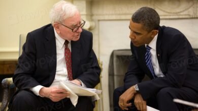 President Barack Obama meets with Warren