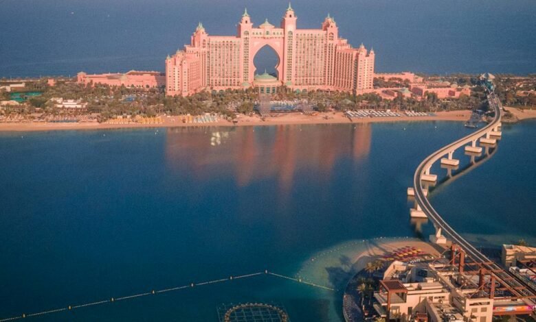 aerial view of atlantis hotel in dubai