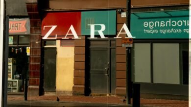 reflection in the zara store window