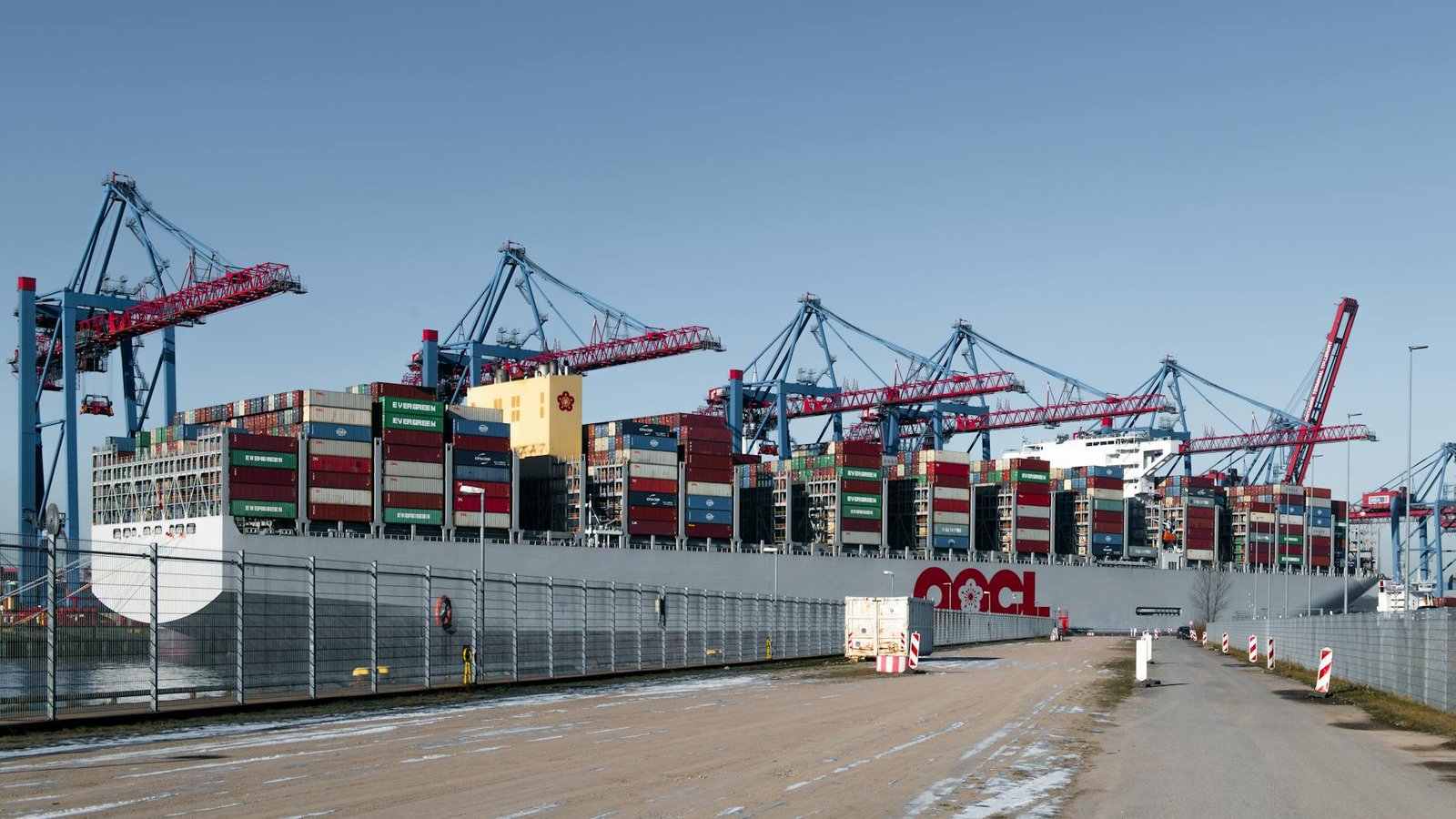 container shipping terminal at hamburg port