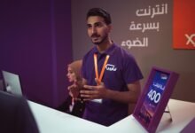 customer service interaction at tech booth